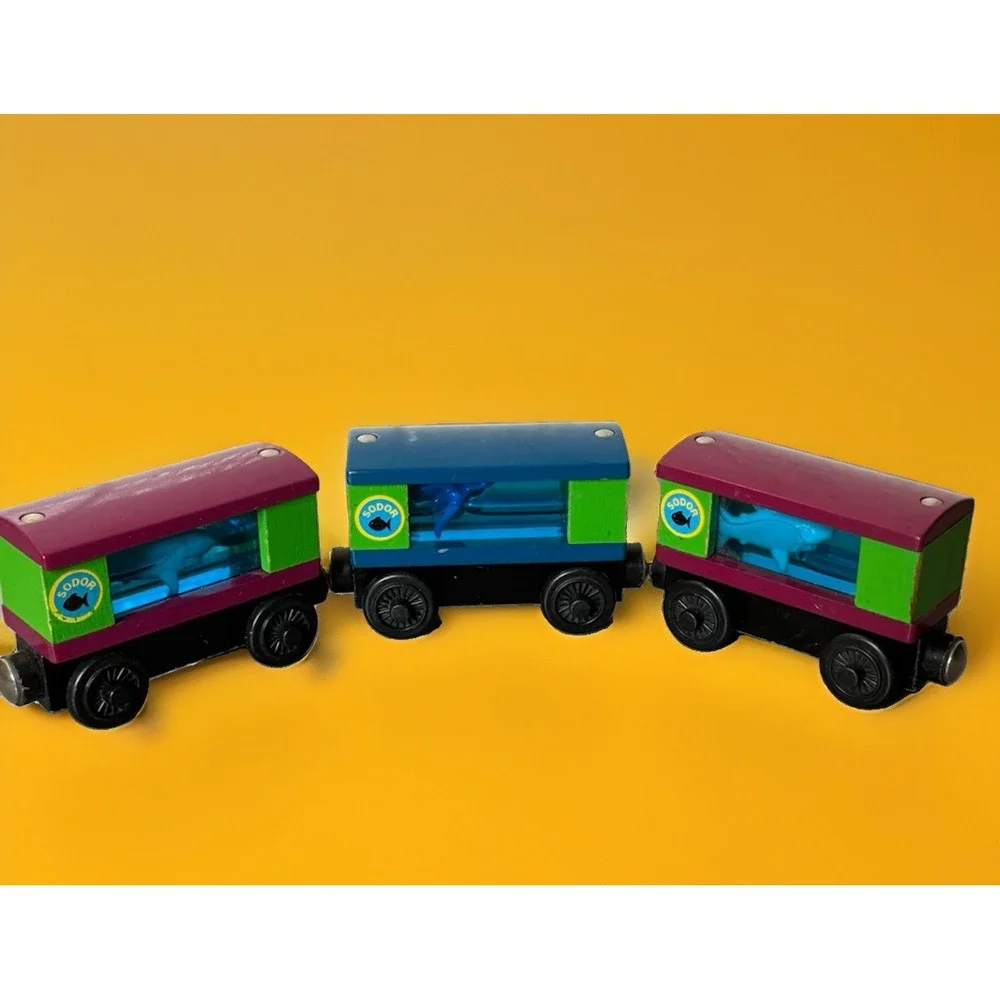 VTG Lot 3 Thomas Wooden Train Aquarium 2 Shark & 1 Octopus Car 2002 Tankers